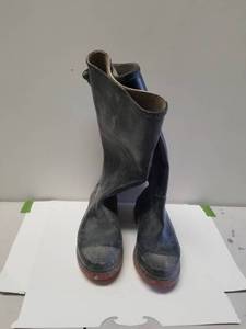 lot 317 image: Pair of rubber boots