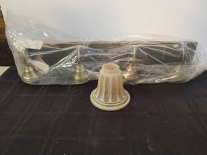 lot 311 image: Vanitybathroom wall mounted light fixture with globes