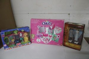 lot 131 image: Unopened Toy Lot Clikits, Bible Quest and Little Pet Shop Brands