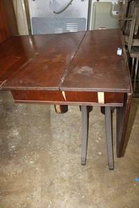 lot 23 image: Dual Drop Leaf Table with Claw Feet, Possibly Duncan Phyfe Needs some TLC and one leg missing (42 x 25  and 20 Leaf on each side)