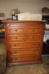 lot 7 image: Hooker Furniture Oak Dresser  (Matches Lot 3 and Lot 8)( 4Ft.Wide x 49 Tall x 21 Deep)
