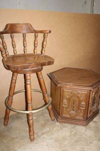 lot 12 image: Mid-Century Style Swivel Bar Height Chair with Brass Foot Rest and Hexagonal Side Table