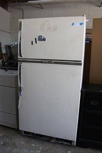 lot 35 image: Whirlpool Refrigerator Freezer