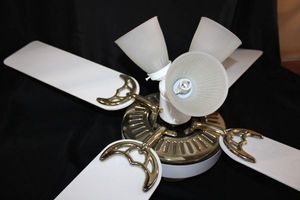 lot 110 image: Hunter Brand 52 Ceiling Fan in White PROCEEDS FROM THIS ITEM GOES TO SHARE-FEST TEXAS