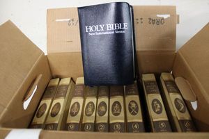 lot 103 image: NIV Bible and The Book of Life - 9 Volume Collection