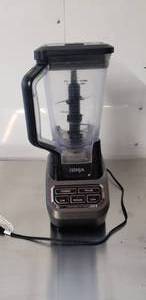 lot 36 image: Ninja BL610 Professional 72 Oz Countertop Blender