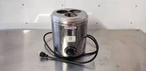 lot 39 image: Server Squeeze Bottle Warmer - Model SBW