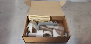 lot 56 image: Pampered Chef 1778 Easy Accent Decorator