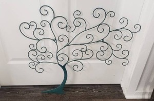 lot 73 image: Lot of 2 Metal Tree Wall Dcor - 1 Teal, 1 Bronze