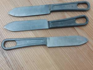 lot 25 image: SET OF 3 KNIVES, STAMPED IN DIFFERENT PLACES W U.S.A., C.C.Co. 1945, SEE PICS