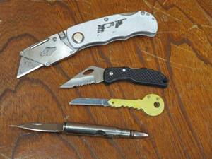 lot 43 image: KNIFE LOT, SEE PICS