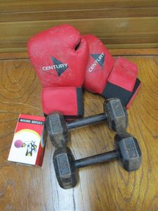 lot 100 image: PAIR OF CENTURY BOXING GLOVES. BOXING REFLEX TRAINING BALL BY ABRA ATHLETICS, 2 15LB DUMBELL WEIGHTS