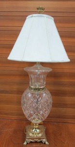 lot 140 image: LARGE &amp HEAVY 41 TALL GLASS LAMP, WORKING