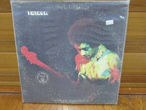lot 141 image: JIMI HENDRIX, BAND OF GYPSYS, RECORDED LIVE NEW YEAR EVE 1969-1970 AT FILMORE EAST IN NEW YORK, CAPITAL RECORDS, SOME WEAR & FADING TO COVER, VINYL IS IN AMAZING SHAPE