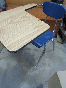 lot 186 image: CHILDRENS ONE PIECE SCHOOL CHAIR & DESK