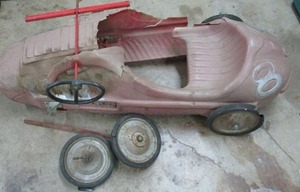 lot 194 image: RARE VINTAGE PEDAL CAR, PLASTIC BODY, THESE ARE HARD TO FIND BUT NEEDS REPAIR