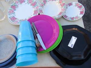 lot 30 image: Rose Garden saucers plates bowls,   5 black dinner plates,  4 black saucers,  blue plastic ware