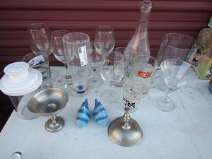 lot 72 image: Lot of glasses- wine, martini, A&W root beer mugs and more
