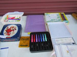 lot 76 image: markers, construction paper Gold medal #8 royal Crayola in tin box, cards and envelopes floral art color pencils