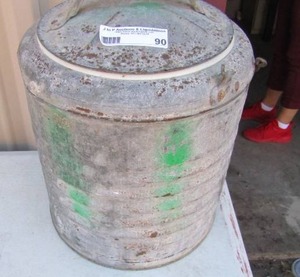 lot 90 image: Metal igloo like drink dispenser with lid (has sprout on side)