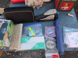 lot 17 image: 2 new metal Coca col metal coasters, card shuffler, poker chips, 2 boxes of quilting thread