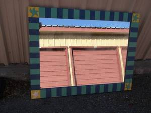 lot 19 image: BEACH THEMED MIRROR
