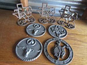 lot 122 image: 3 metal TEXAS tea light candle holders, 4 metal TEXAS dcor