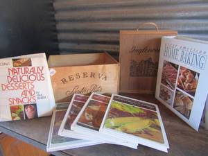 lot 139 image: 4 Better Home and Gardens cook Books and 2 wooden boxes 1 with top