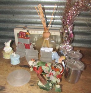 lot 142 image: Dcor Let- scented stick, table party, church tea light candles, 2 bear trinkets  set of 4 Gibraltar glass new