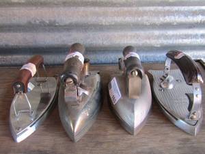 lot 165 image: Hawthorn and GE electric irons x 4 no cords