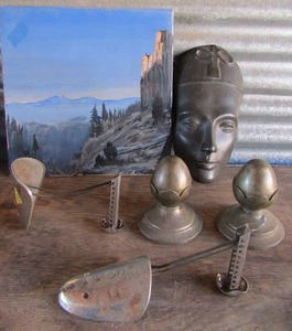 lot 189 image: Kaiser Ceramic EGYPTIAN Mask #463, 2 acorn nobs   Holder painted tile 13x13   2 sets of vintage metal shoe stretchers