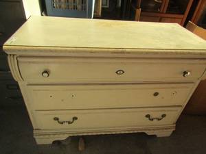 lot 216 image: LEA Chest of drawers 3 drawers no knobs bottom right corner needs repair. 30x40x18. Needs TLC