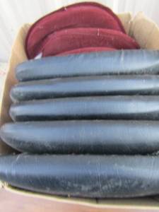 lot 228 image: 5 Black chair seats and bathrooms rugs
