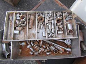 lot 231 image: Gray toolbox of assorted sockets