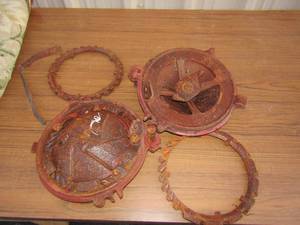 lot 233 image: VINTAGE Metal seeder in wooden box