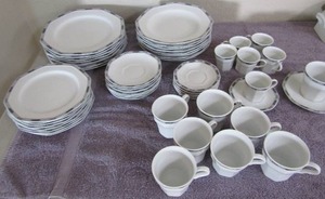 lot 4 image: Christopher Stuart Lyric Fire China - 8 coffee cups and saucers, 6 express cups and saucers, 7 dinner plates, 8 bread plates, 8 soup bowls