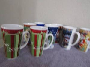 lot 58 image: 8 Large coffee cups