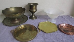 lot 62 image: Frosted glass centerpiece compote, Brass planter x 2 Brass server Bronze Niagara Falls plate