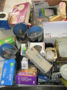 lot 170 image: Lot of Indoor outdoor light bulbs