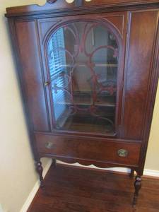 lot 1 image: Antique American china hutch glass front center door 1 bottom storage drawer mint condition 71x40x16