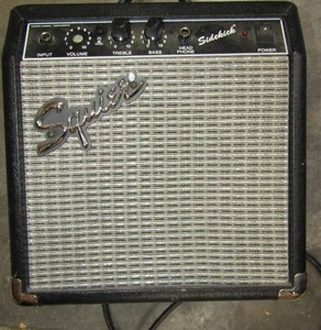 lot 175 image: FENDER Squire sidekick amplifier with plugs