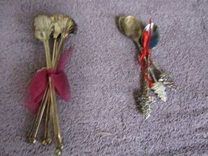 lot 85 image: Christmas tree handled spoons &  shell design swizzle sticks BOTH SETS METAL