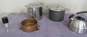 lot 90 image: Emeril covered saucepan, tea pot boiler, 6 qt. covered pan