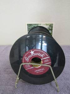 lot 100 image: 45s records- Mathis, Avalon, and many more