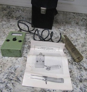 lot 109 image: Vintage Delmhorst  moisture detector model BD-7 with case
