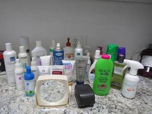 lot 146 image: Beauty items- Shampoo, conditioner,  cleansing foam, hairspray, lotions and more