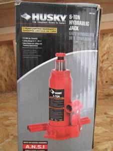 lot 184 image: Husky 6 ton hydraulic jack