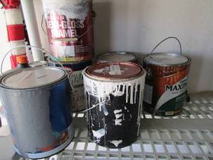 lot 194 image: Used lot of white paint, stain and sealer
