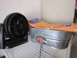 lot 197 image: Galvanized oval tub 4 gal full of shop rags