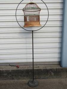 lot 216 image: Antique Hendryx USA metal bird cage 16 on hanging stand 67x23